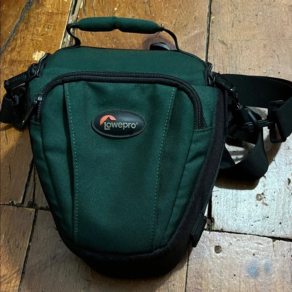 Lowepro Green Camera Bag with Adjustable Strap
